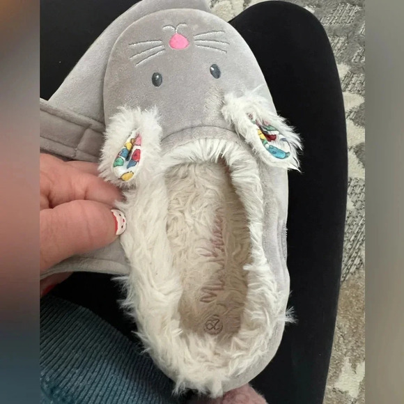 Mini Boden bunny slippers - Picture 5 of 6